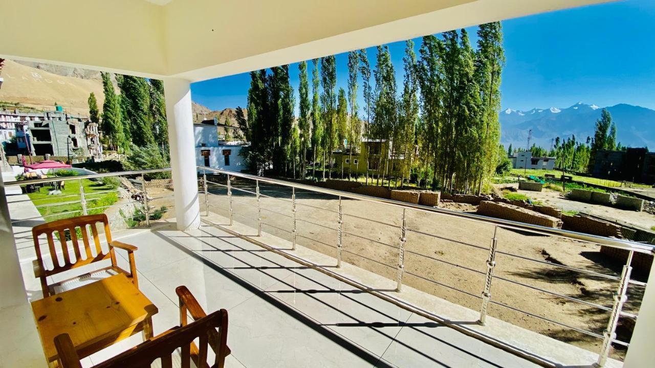 Hotel De Borgo Leh Bagian luar foto
