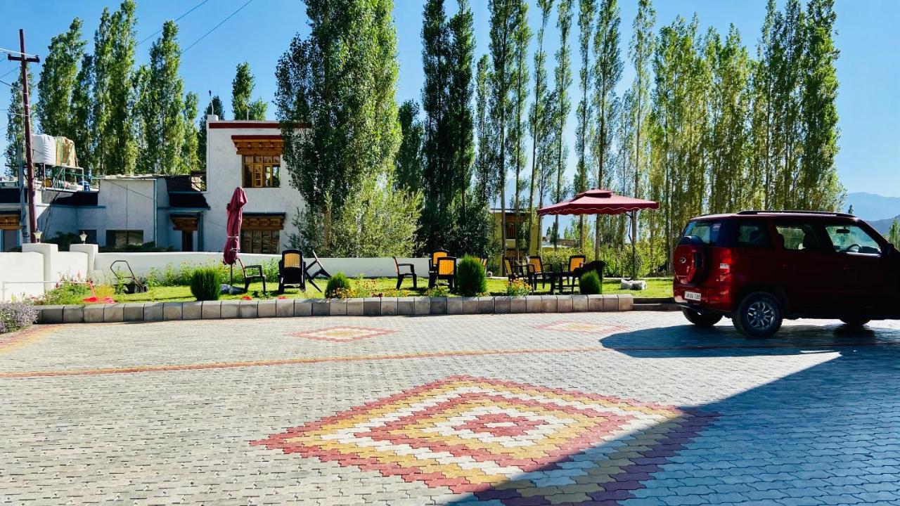 Hotel De Borgo Leh Bagian luar foto