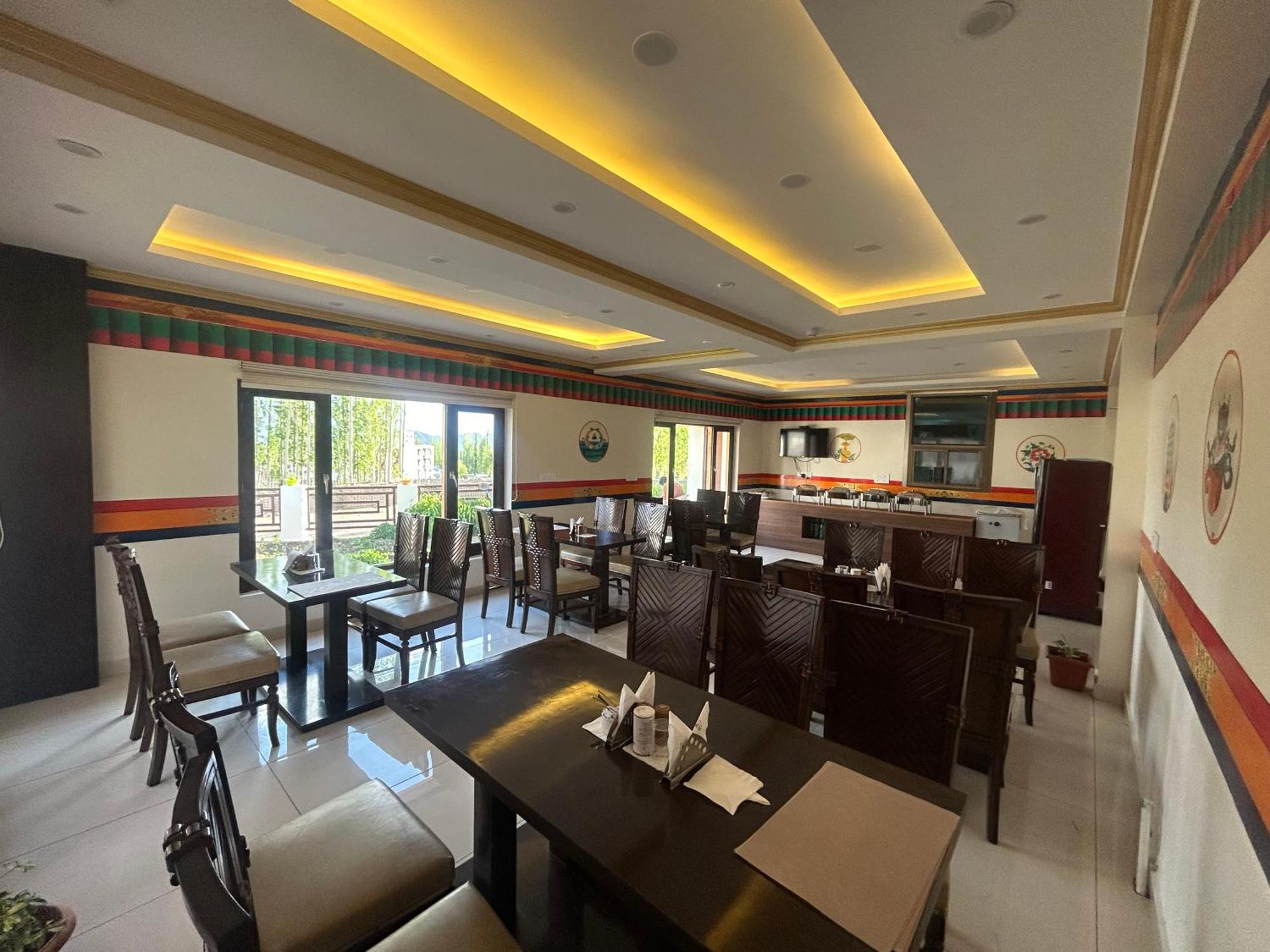 Hotel De Borgo Leh Bagian luar foto